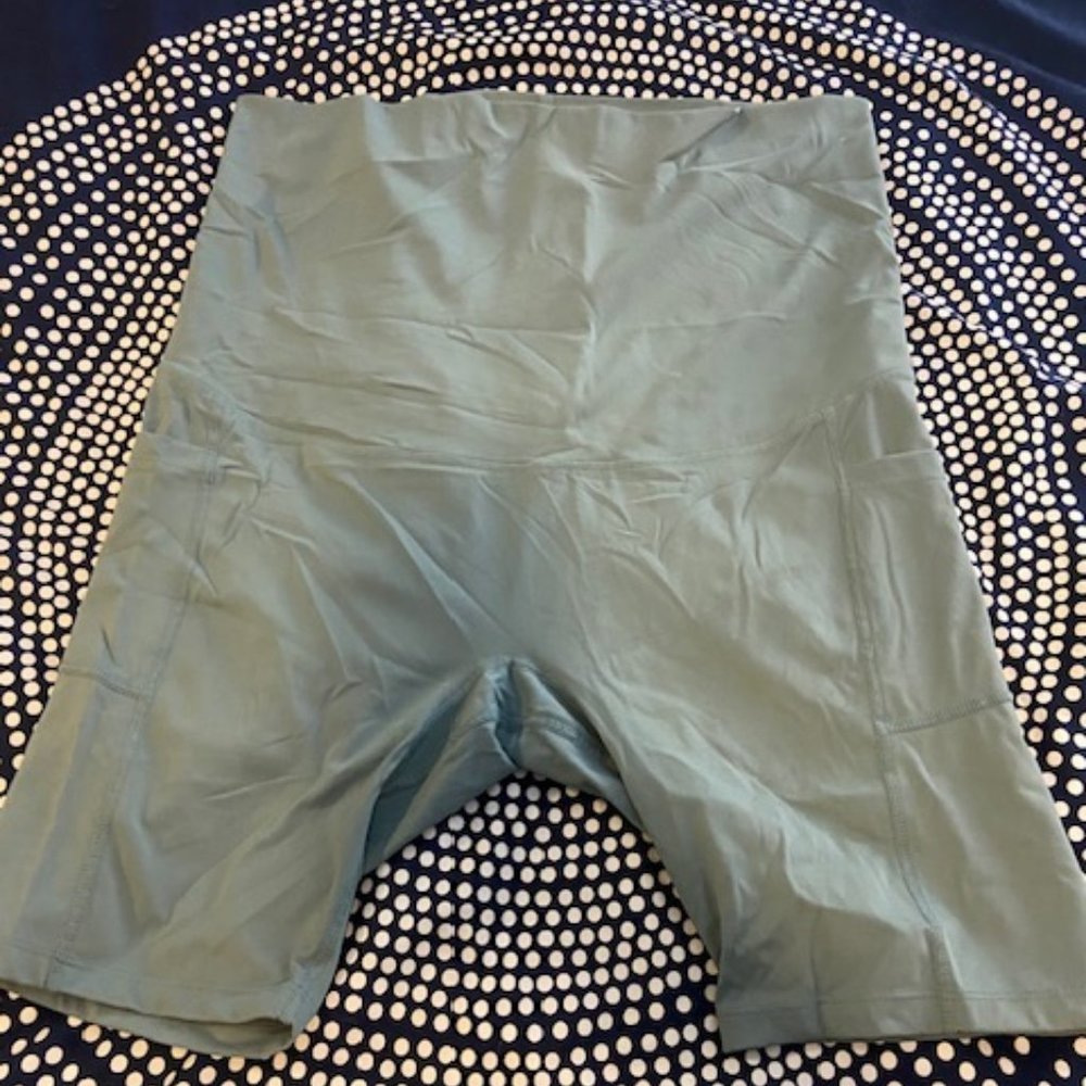 Maternity Bike Shorts with Pockets - Size Large